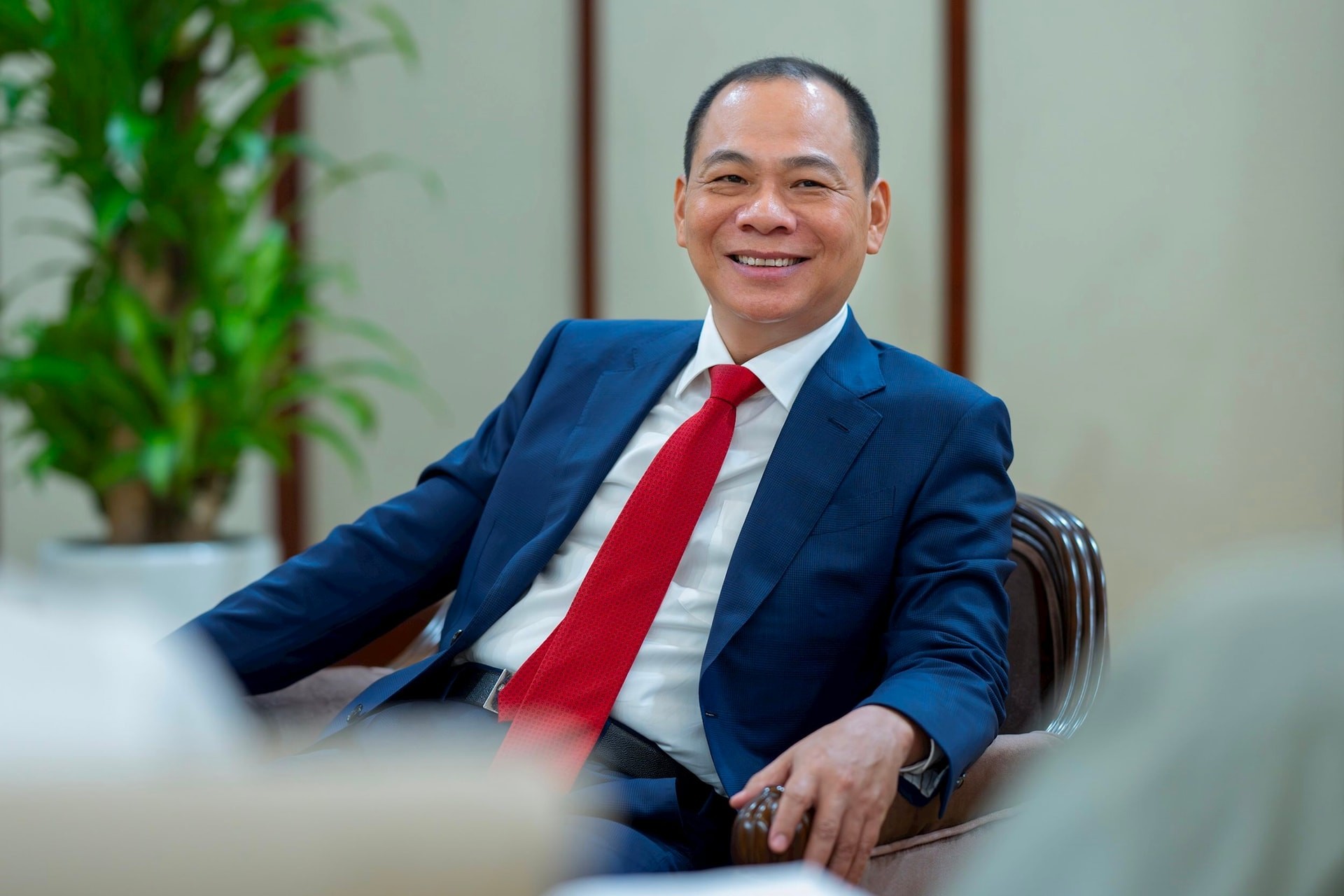 cong-ty-con-trai-ong-pham-nhat-vuong-chi-sau-4-thang-thanh-lap-da-thanh-cong-ty-cho-thue-xe-lon-nhat-viet-nam-2-1735532521.webp
