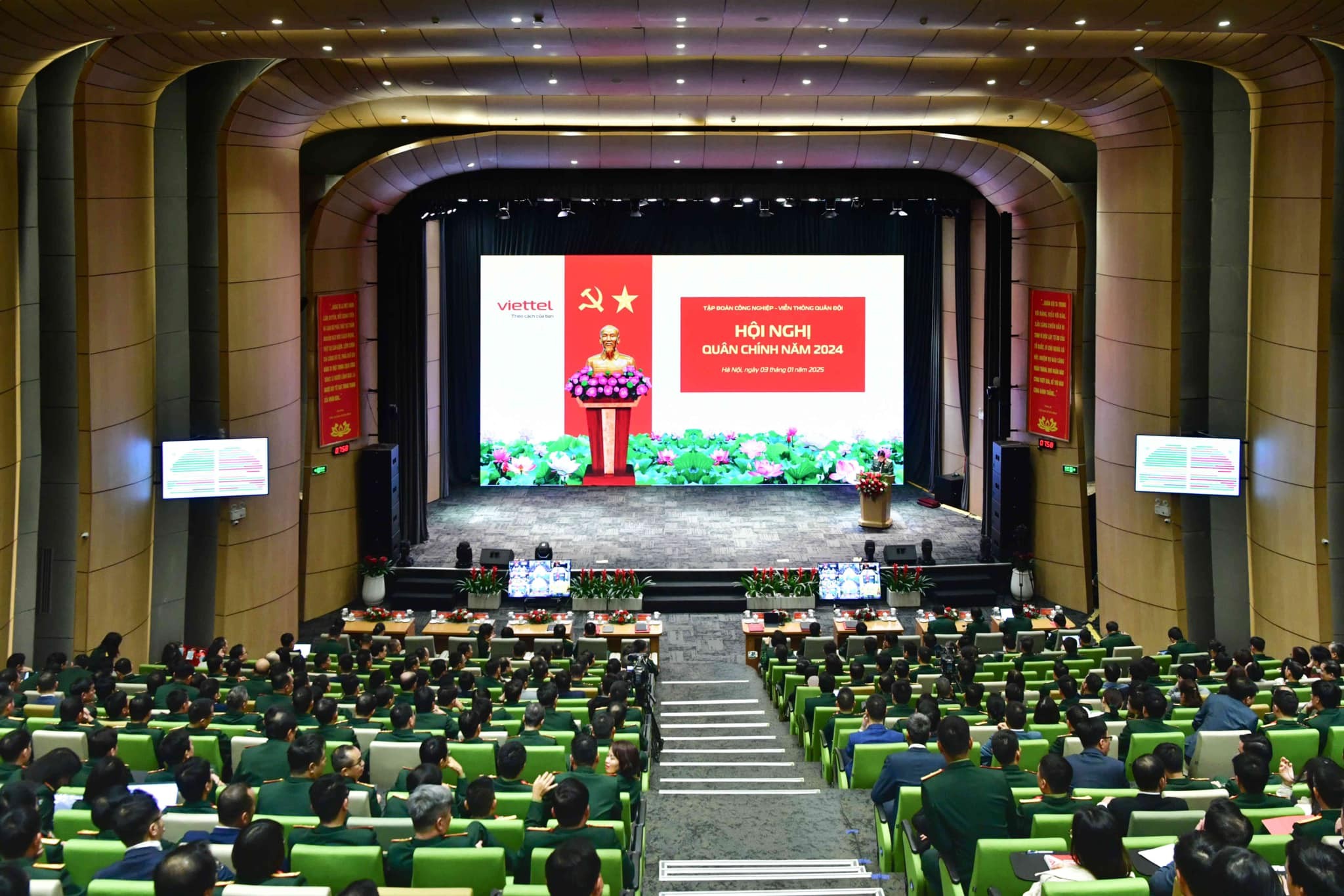 dang-sau-con-so-loi-nhuan-ky-luc-gan-2-ty-usd-cua-viettel-1735970103.jpg