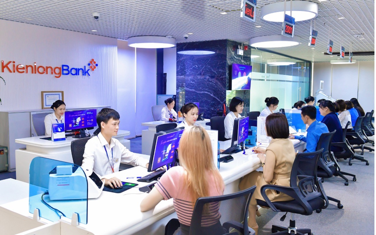 kienlongbank-tang-truong-566-hoan-thanh-muc-tieu-kep-trong-nam-2024-2-lon-1740716551.jpeg