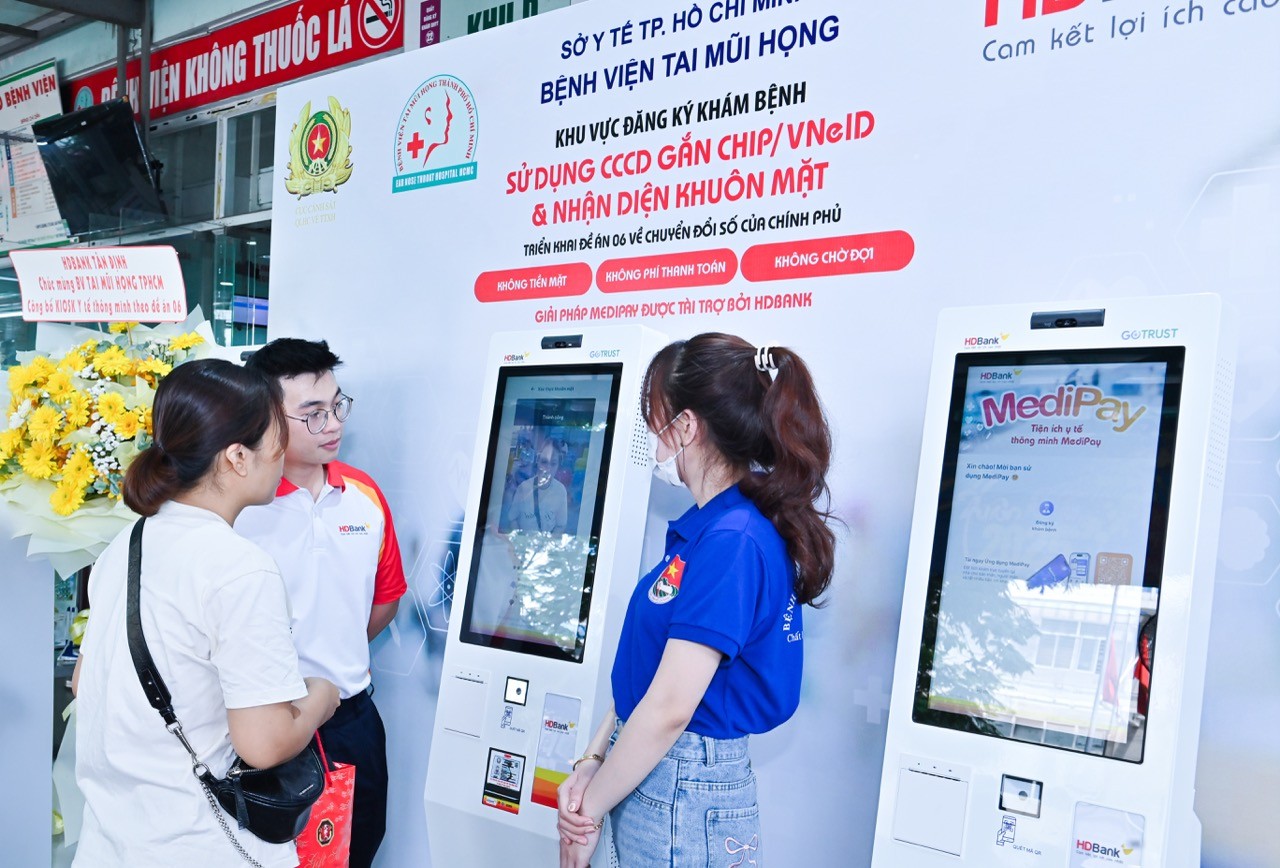 hdbank-tien-phong-trien-khai-kiosk-y-te-thong-minh-giam-tai-benh-vien-nang-cao-trai-nghiem-kham-chua-benh-1741341154.jpeg