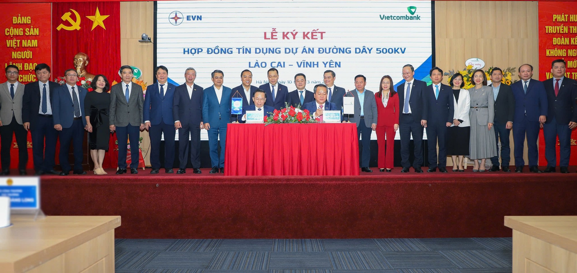 evn-vay-mot-ngan-hang-hon-5400-ty-dong-de-lam-du-an-duong-day-500-kv-lao-cai-vinh-yen-1741705119.jpg