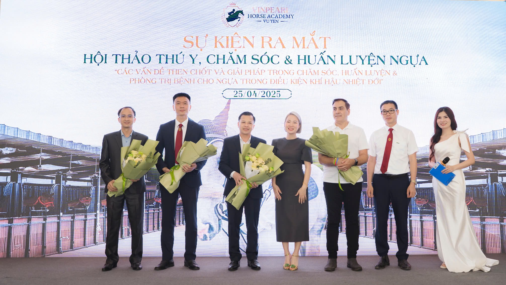 hoc-vien-cuoi-ngua-vinpearl-vu-yen-to-chuc-hoi-thao-chuyen-sau-hang-dau-ve-ngua-3-1746692629.jpg