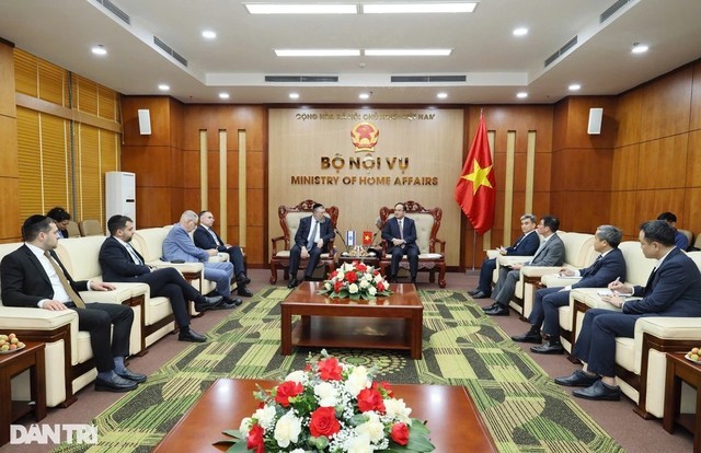 central-dai-dien-viet-nam-gop-mat-trong-chuong-trinh-tai-xay-dung-co-so-ha-tang-israel2-1747916027.jpg