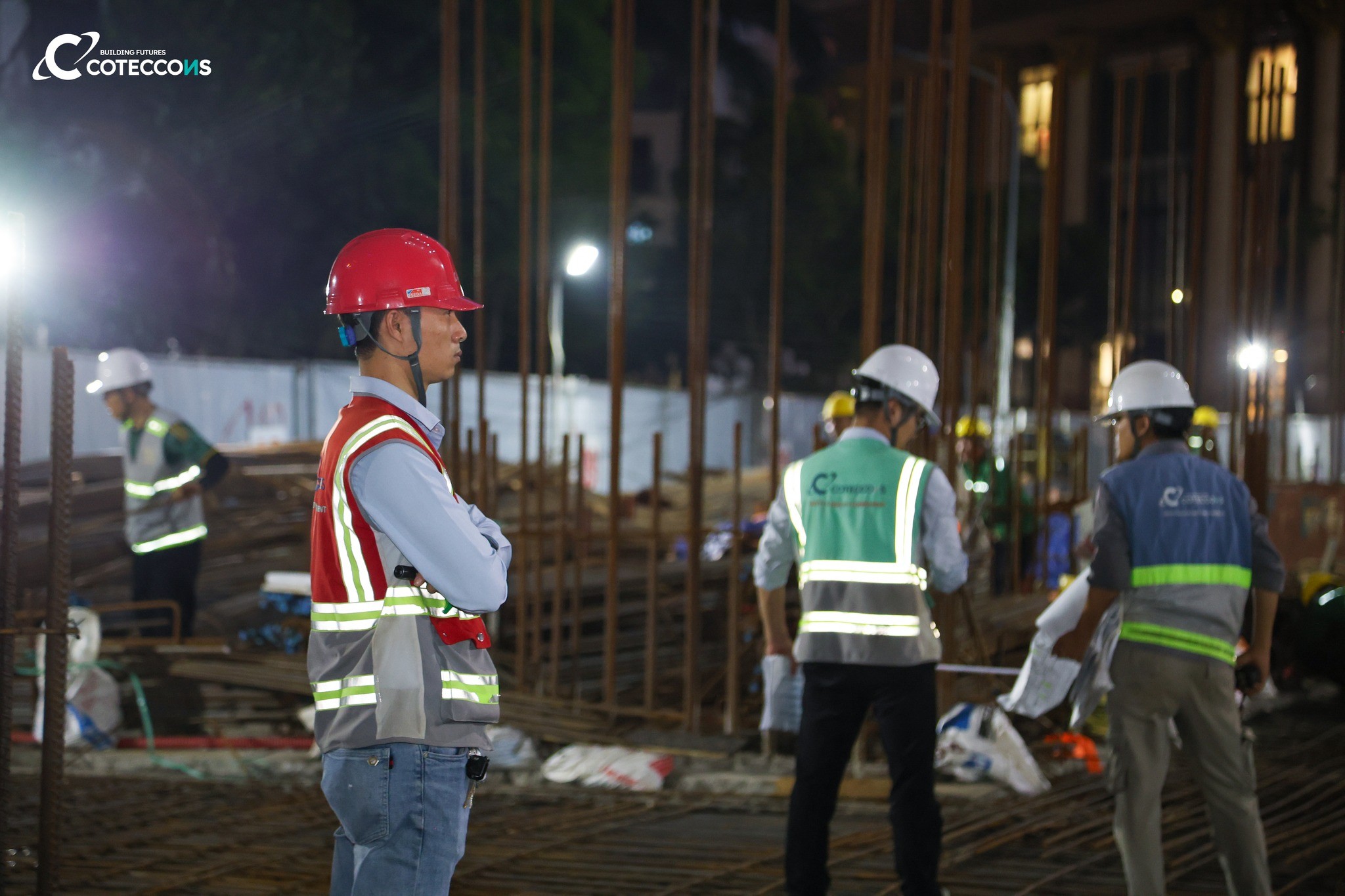 project-inside-westlake-residential-sau-hang-chuc-dem-trang-cua-doi-ngu-ky-su-cong-nhan-coteccons-4-1748937060.jpg