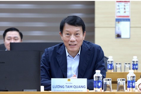 bo-cong-an-day-manh-hop-tac-samsung-huong-toi-san-xuat-chip-chong-hang-gia-bang-cong-nghe3-1749444111.jpg bo-cong-an-day-manh-hop-tac-samsung-huong-toi-san-xuat-chip-chong-hang-gia-bang-cong-nghe3-1749444111.jpg