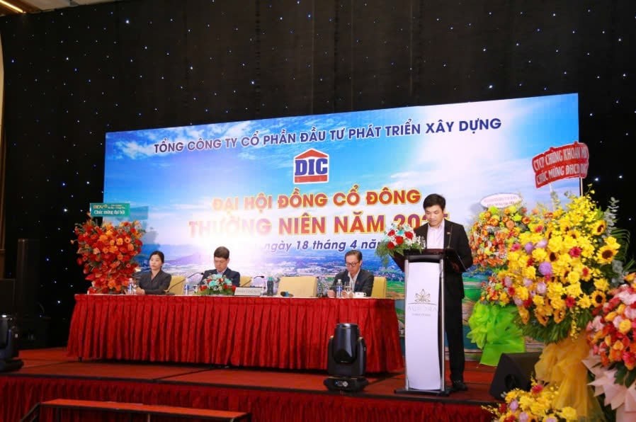 la-bai-tay-cua-dic-tra-mon-no-niem-tin-voi-co-dong-1749436429.jpg