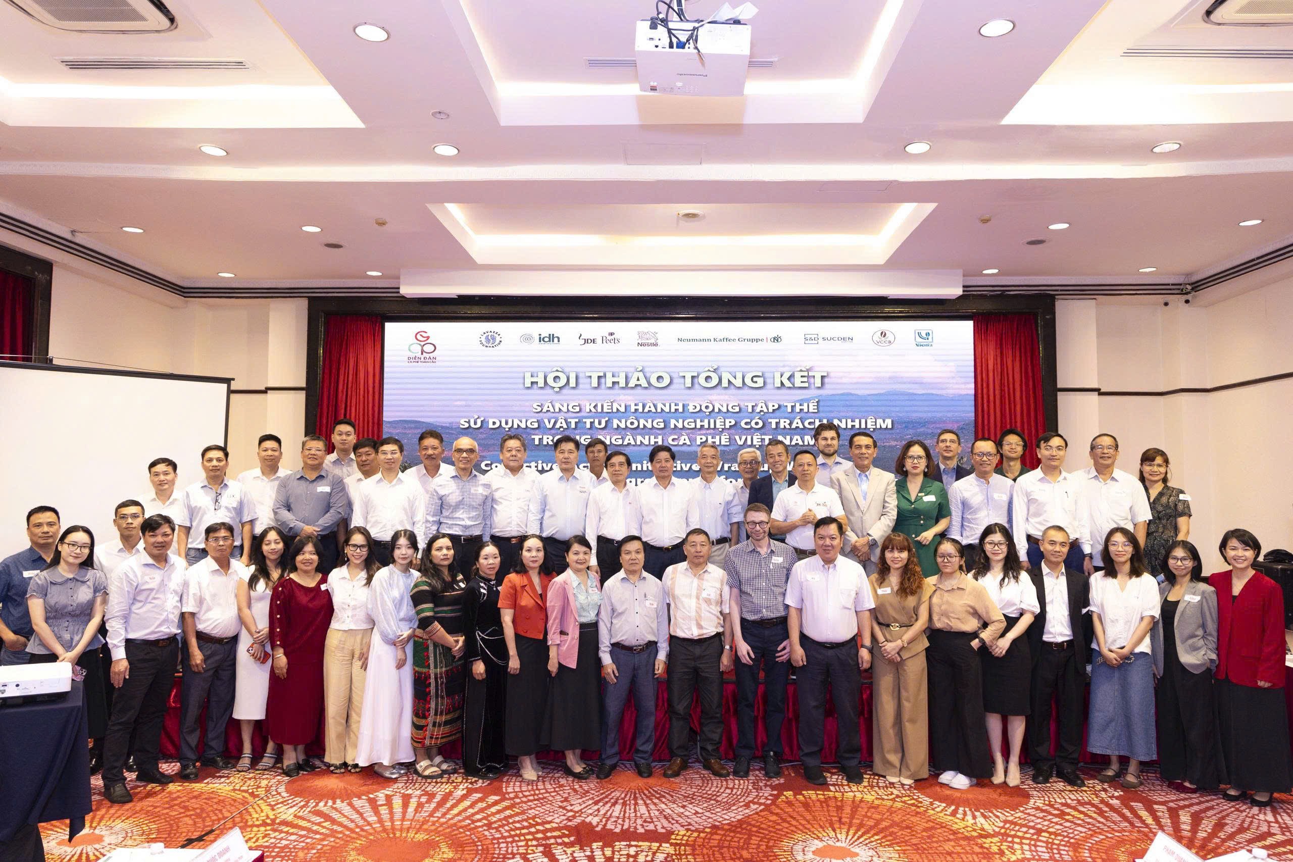 nganh-ca-phe-viet-nam-gat-hai-thanh-qua-tu-hanh-dong-tap-the-huong-toi-phat-trien-ben-vung-1750045432.jpg