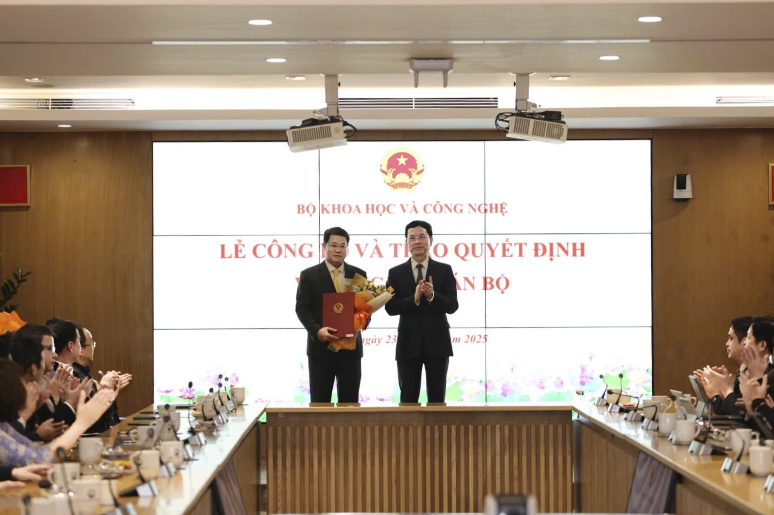 ong-nguyen-truong-giang-duoc-bo-nhiem-lam-chu-tich-hoi-dong-thanh-vien-tong-cong-ty-buu-dien-viet-nam-1750732876.jpg