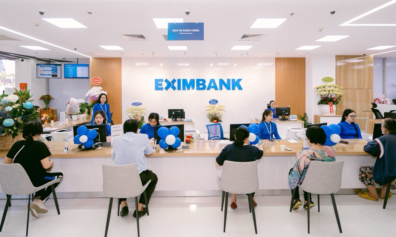 eximbank-bao-lai-1488-ty-dong-6-thang-dau-nam-2025-2-lon-1753795504.jpeg