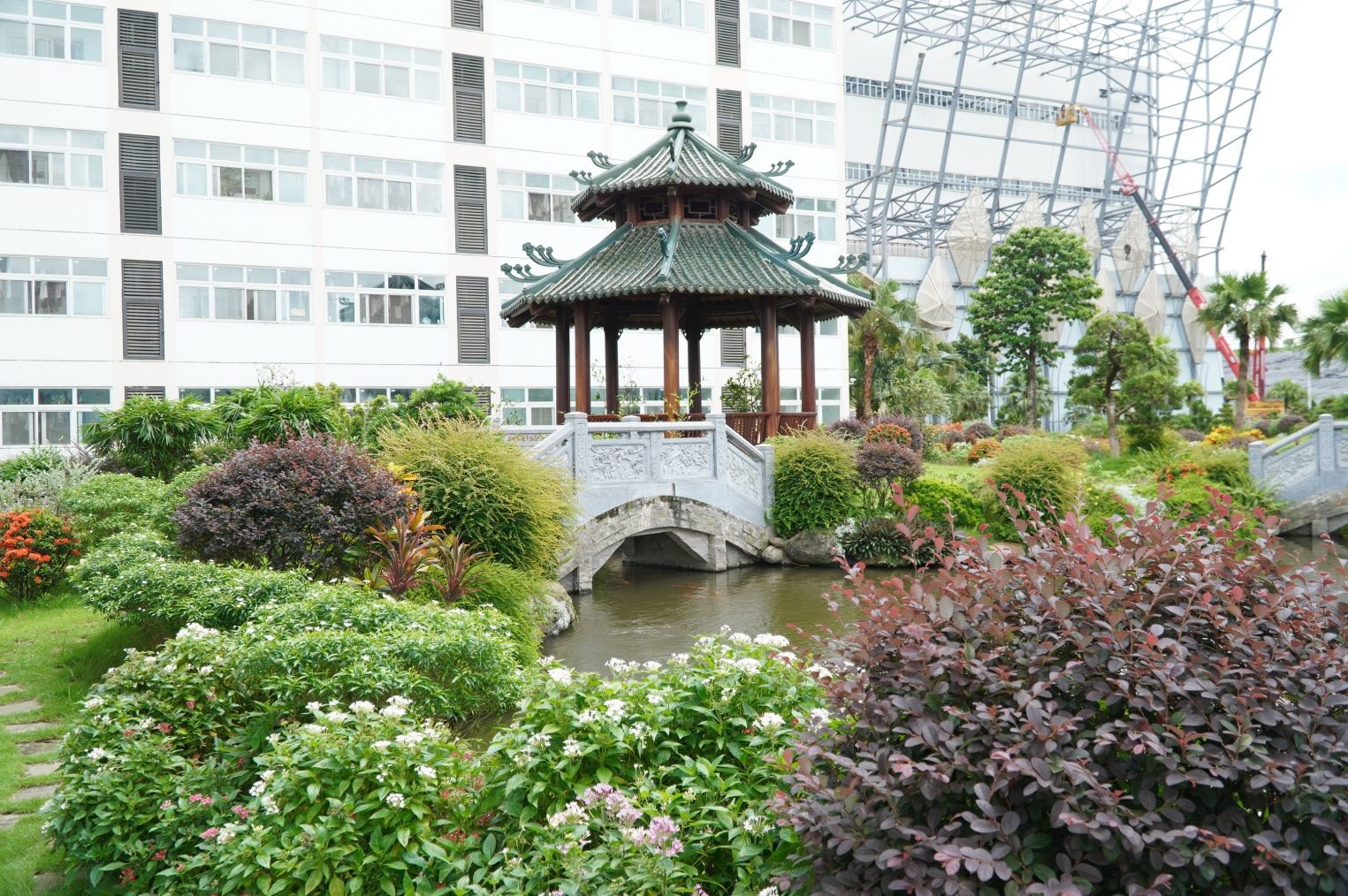 nha-may-dien-rac-quy-mo-lon-thu-2-the-gioi-o-ha-noi3-1753756252.jpg