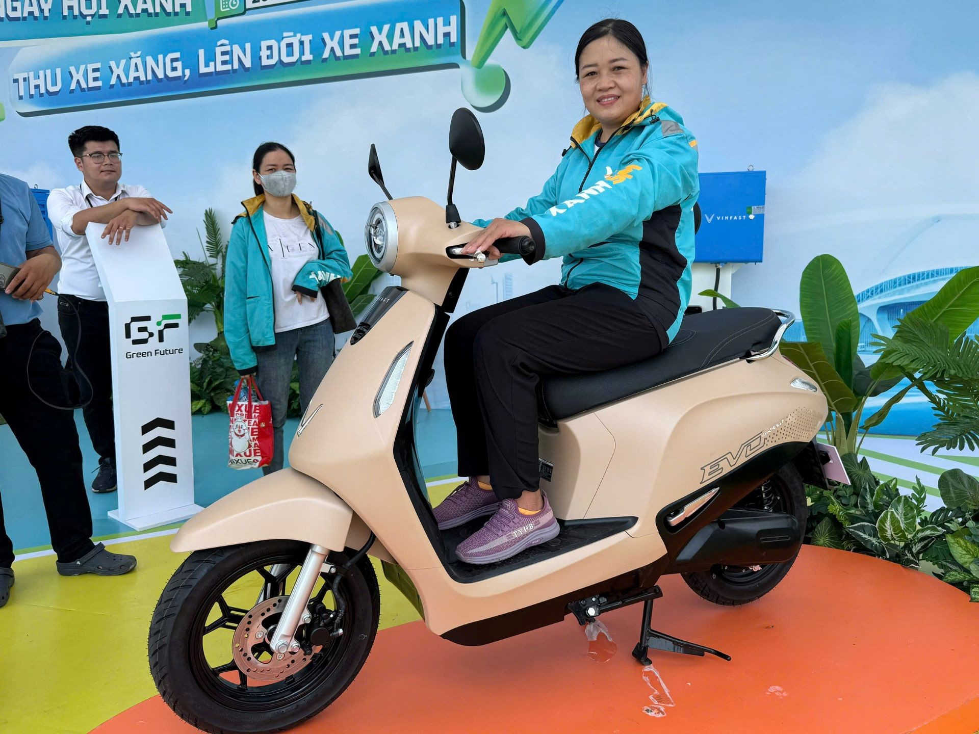 doi-grand-i10-qua-limo-green-tai-ngay-hoi-xanh-6-1753848095.jpg