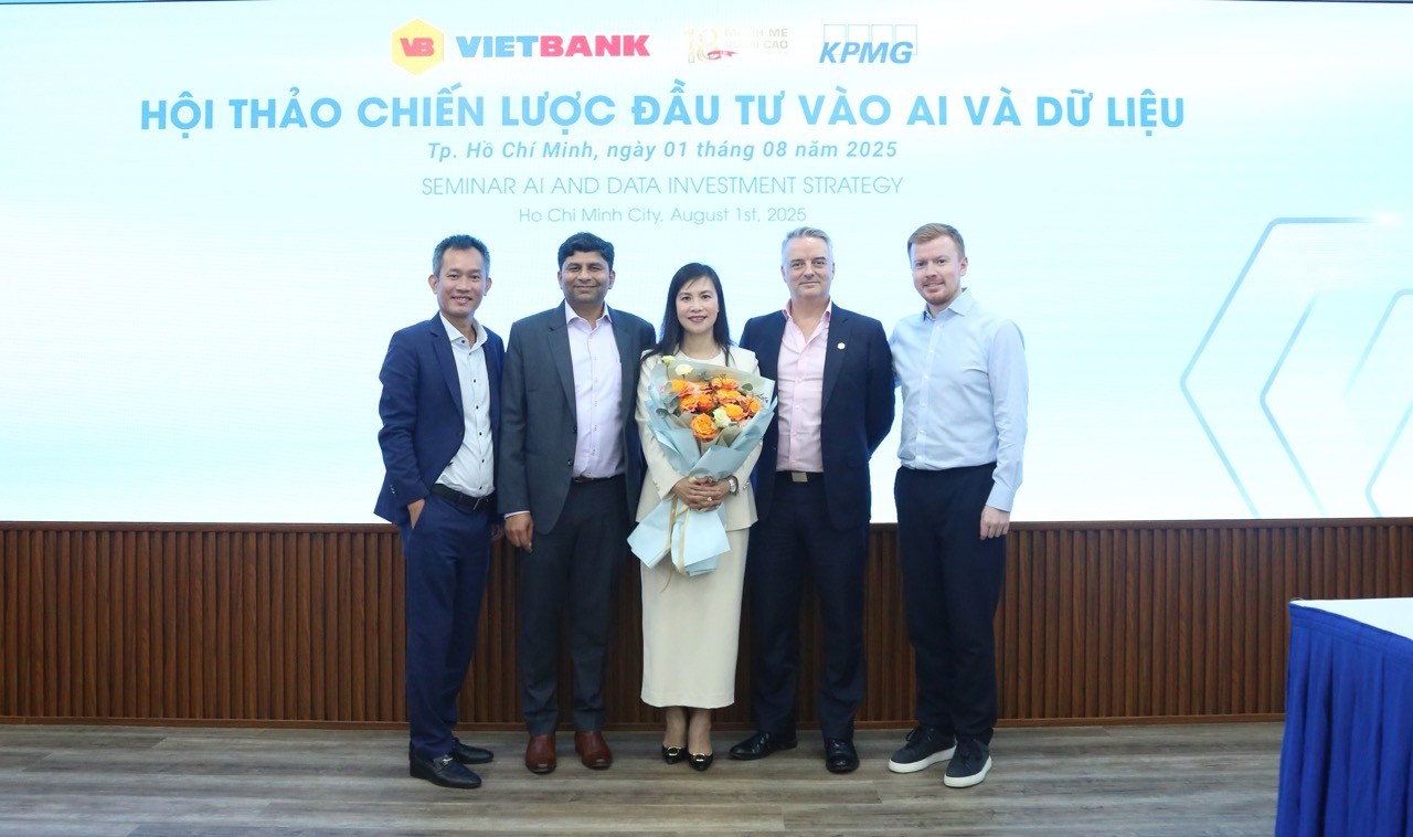 vietbank-to-chuc-hoi-thao-chien-luoc-dau-tu-vao-ai-va-core-banking-2-1754301760.jpeg