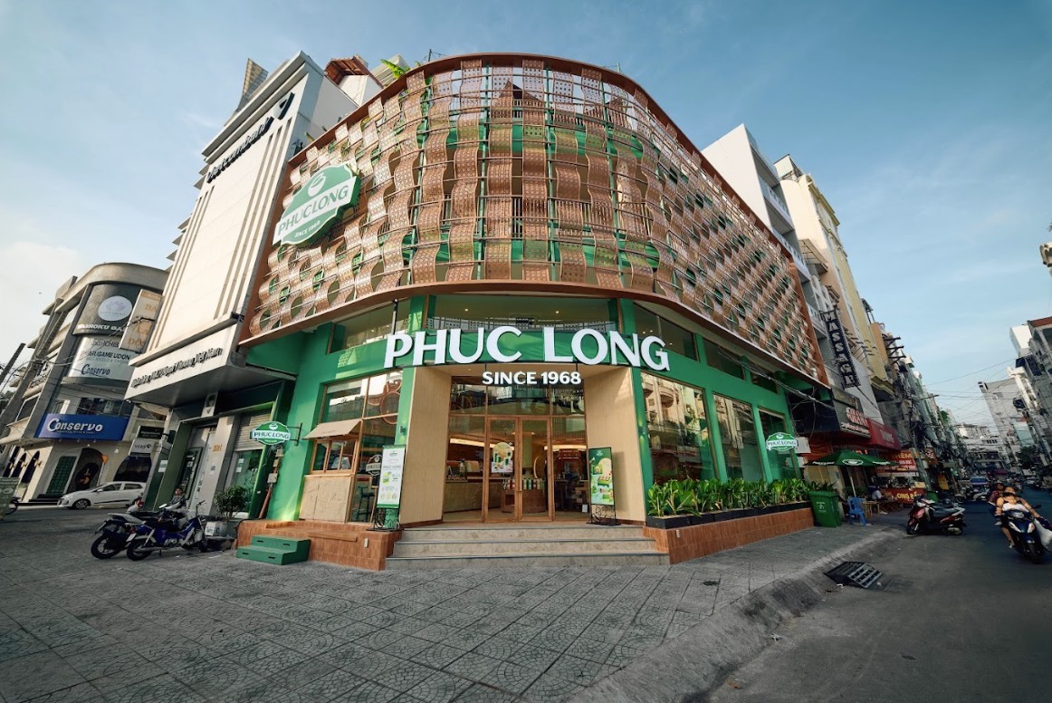 phuc-long-co-nhan-dien-thuong-hieu-moi-khong-gian-trai-nghiem-tra-viet-gay-an-tuong3-1755180802.jpg