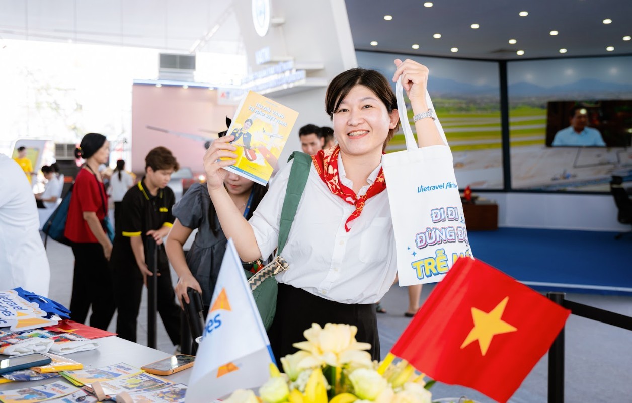 dau-an-vietravel-airlines-tai-trien-lam-thanh-tuu-dat-nuoc-khang-dinh-khat-vong-cat-canh-tu-vung-troi-quoc-gia5-1756456820.jpg