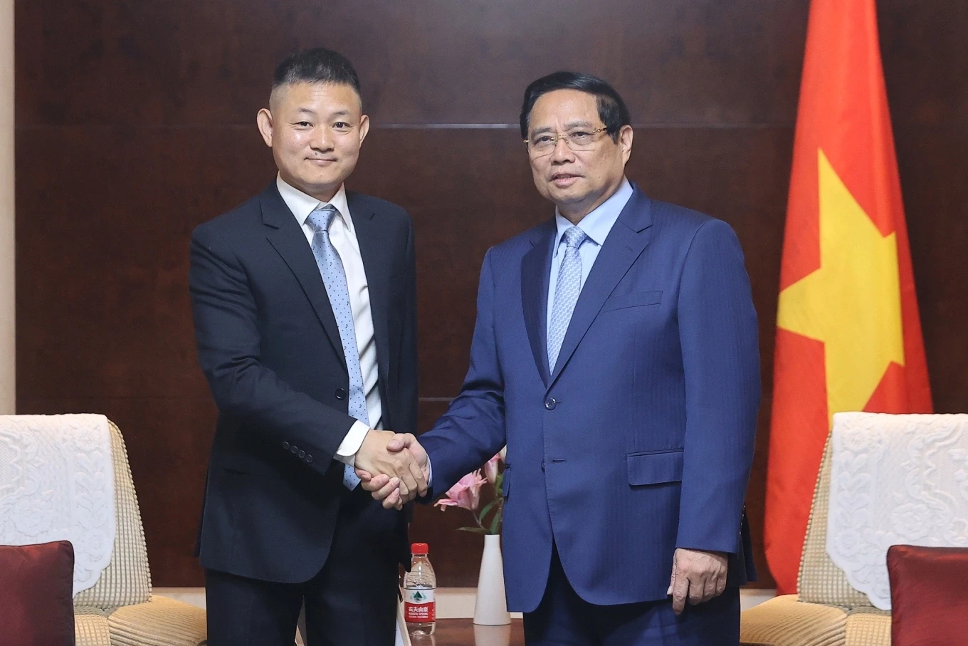 hang-loat-tap-doan-trung-quoc-muon-rot-them-von-vao-viet-nam-1-1756631201.webp