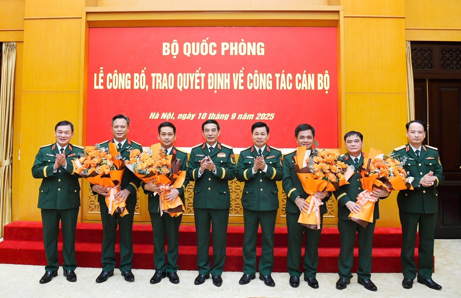 chan-dung-2-tan-pho-tong-giam-doc-viettel-vua-duoc-bo-nhiem-3-1757758841.jpg
