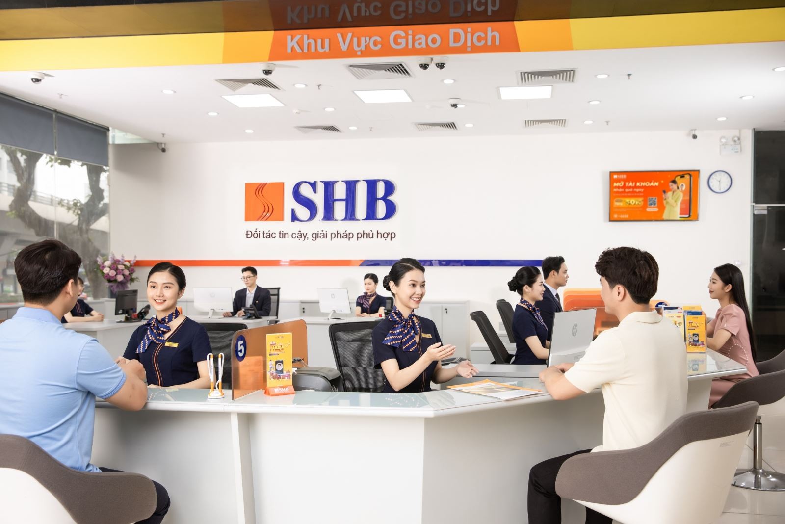 shb-la-ngan-hang-co-san-pham-dich-vu-sang-tao-tieu-bieu-nam-2025-2-1758432262.jpg