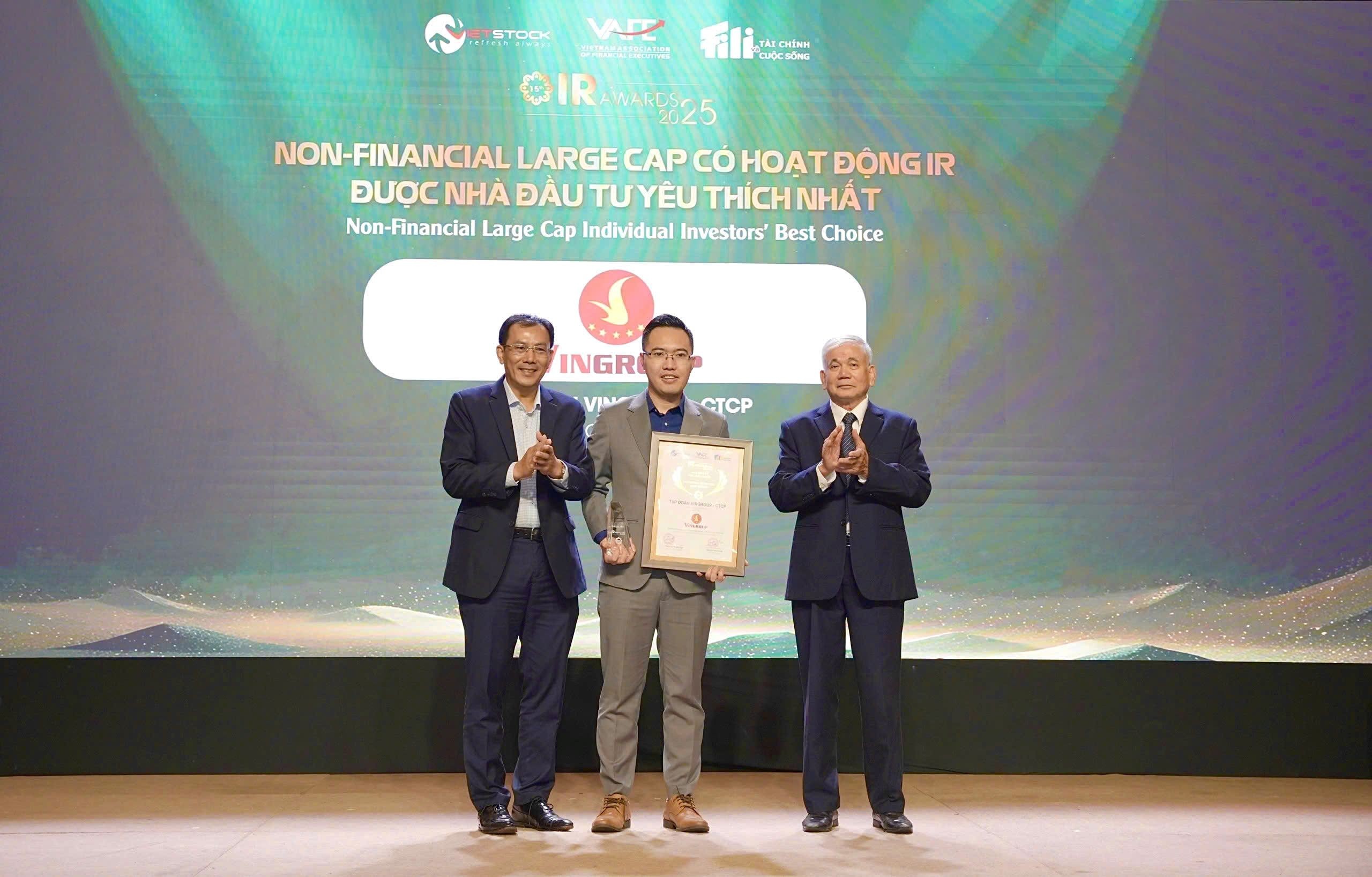 vingroup-duoc-vinh-danh-top-3-doanh-nghiep-niem-yet-co-hoat-dong-quan-he-nha-dau-tu-duoc-yeu-thich-nhat-nam-2025-1759474206.jpg