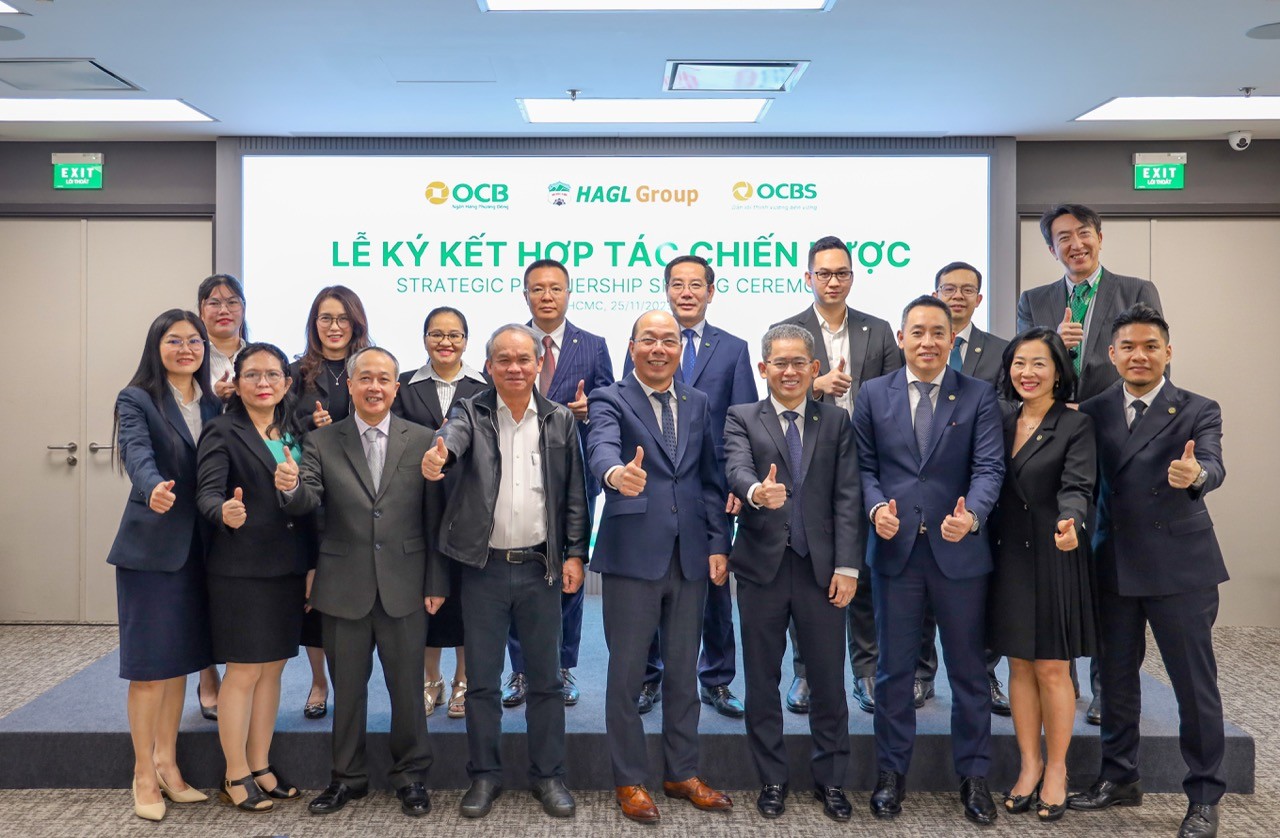 ocb-ocbs-va-hoang-anh-gia-lai-ky-ket-hop-tac-chien-luoc-1764061753.jpeg