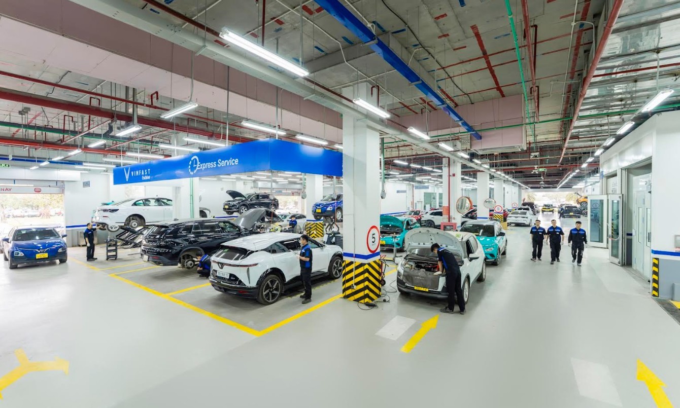 vinfast-khai-truong-xuong-dich-vu-thu-350-so-huu-mang-luoi-hau-mai-lon-nhat-viet-nam-2-1764572145.jpg