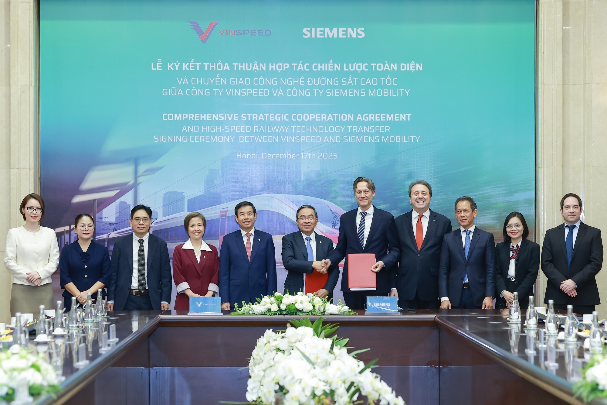 vinspeed-va-siemens-mobility-ky-thoa-thuan-hop-tac-chien-luoc-toan-dien-ve-duong-sat-toc-do-cao-2-1765969604.jpg