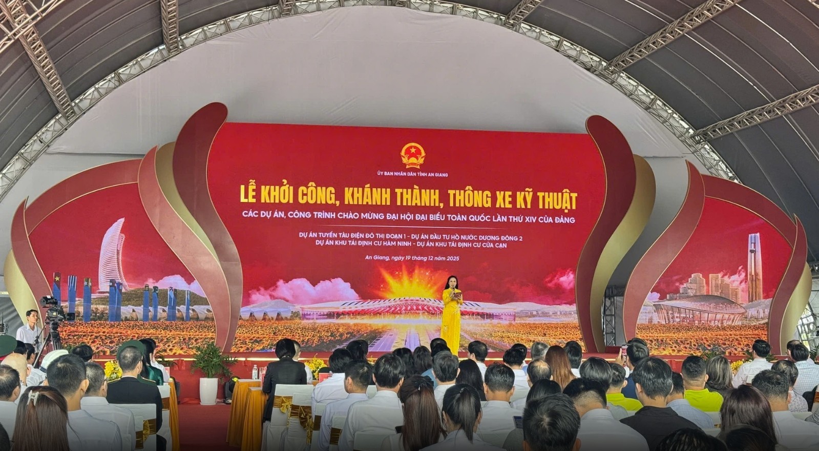 sun-group-dong-tho-tuyen-metro-gan-9000-ty-dong-tai-phu-quoc-chay-dua-tien-do-don-apec-20272-1766113842.jpg