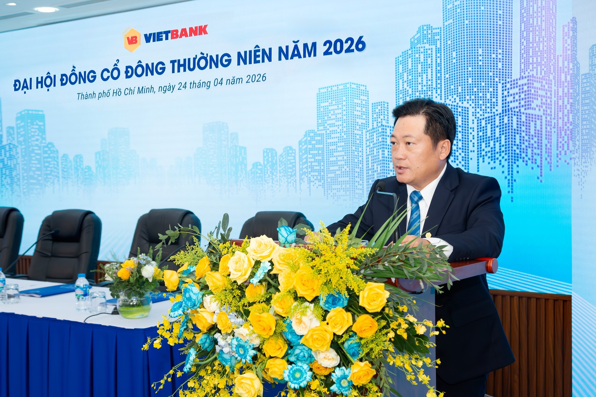 vietbank-to-chuc-thanh-cong-dhdcd-thuong-nien-2026-thong-qua-nhieu-muc-tieu-tang-truong-quan-trong-2-1777024411.jpg