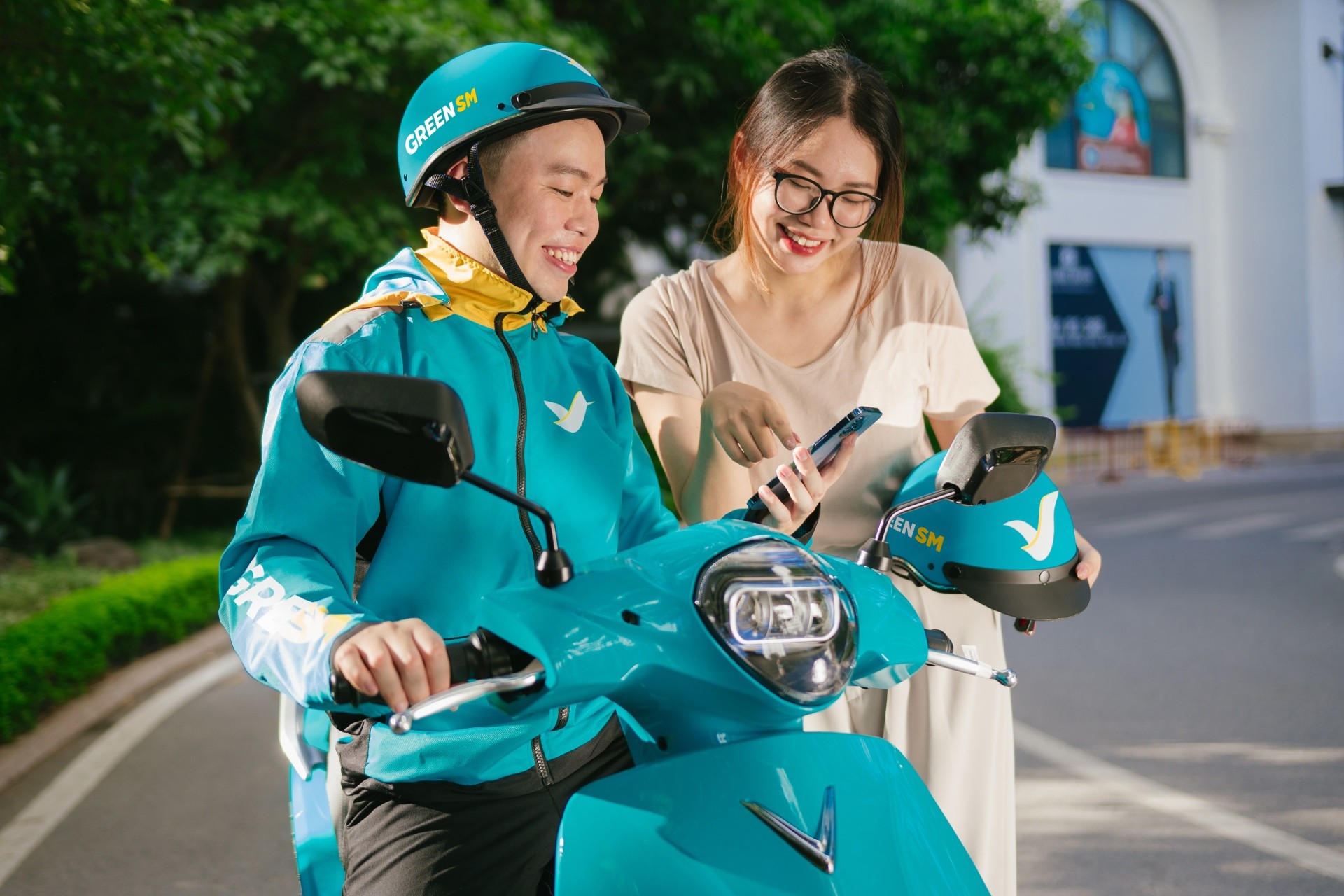 thu-nhap-tai-xe-cong-nghe-thoat-canh-may-rui-khi-gia-nhap-green-sm-2-1777971368.jpg