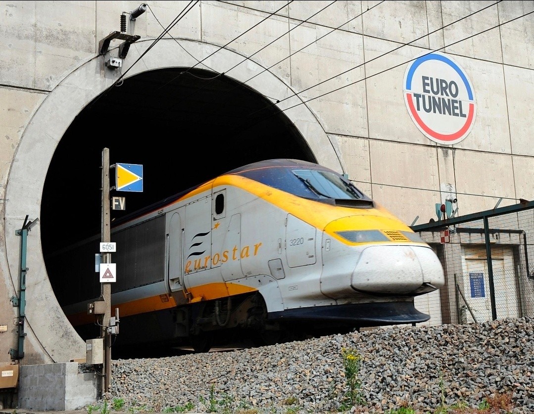 eurotunnel-duong-ham-duoi-bien-noi-anh-voi-chau-au-4-1778123241.jpg