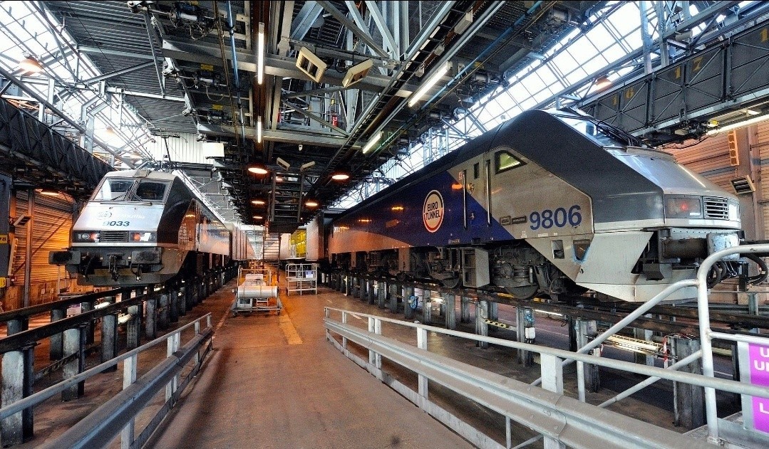eurotunnel-duong-ham-duoi-bien-noi-anh-voi-chau-au-7-1778123241.jpg