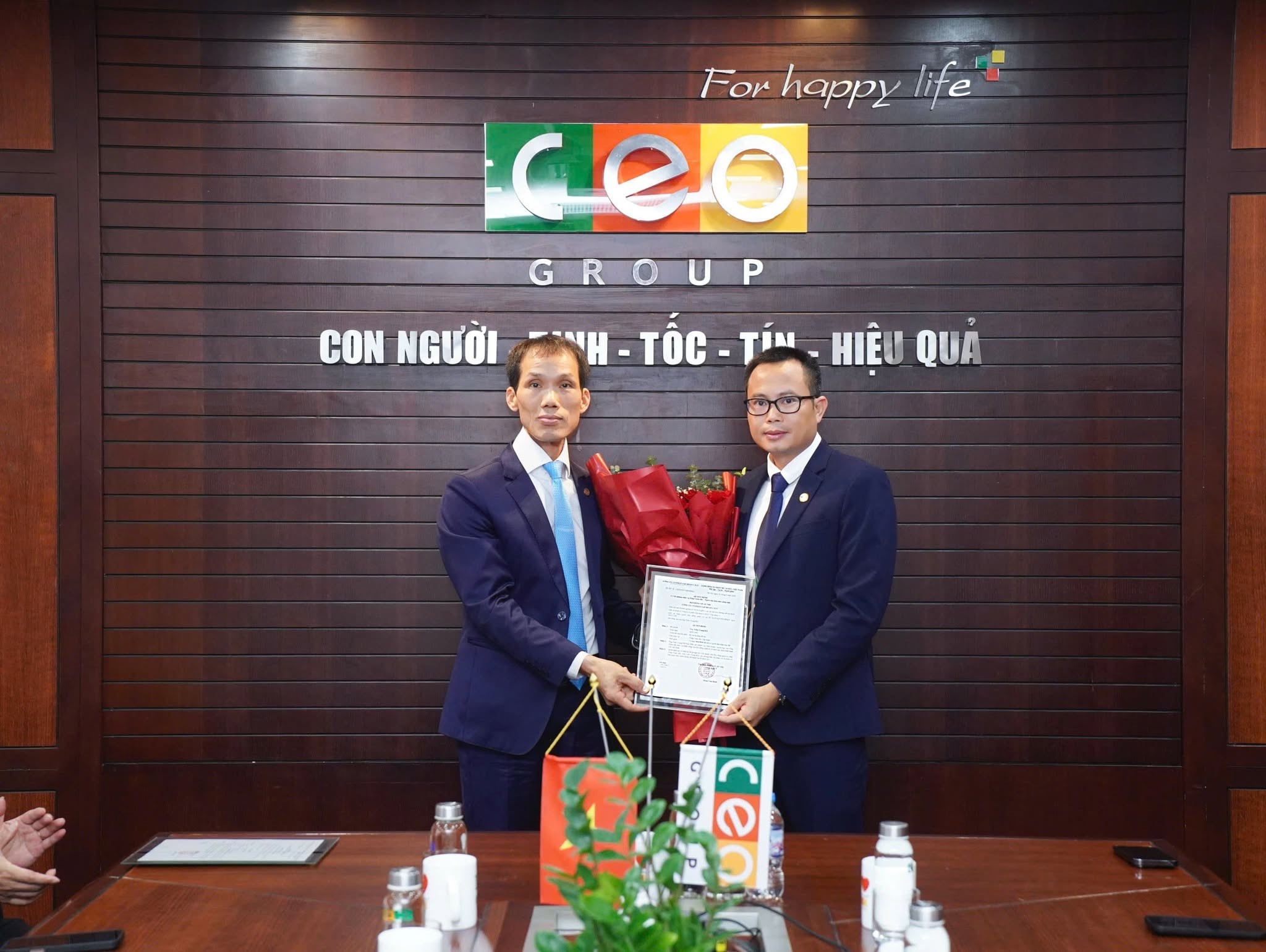 tap-doan-ceo-co-tong-giam-doc-moi-1-1782748339.jpg