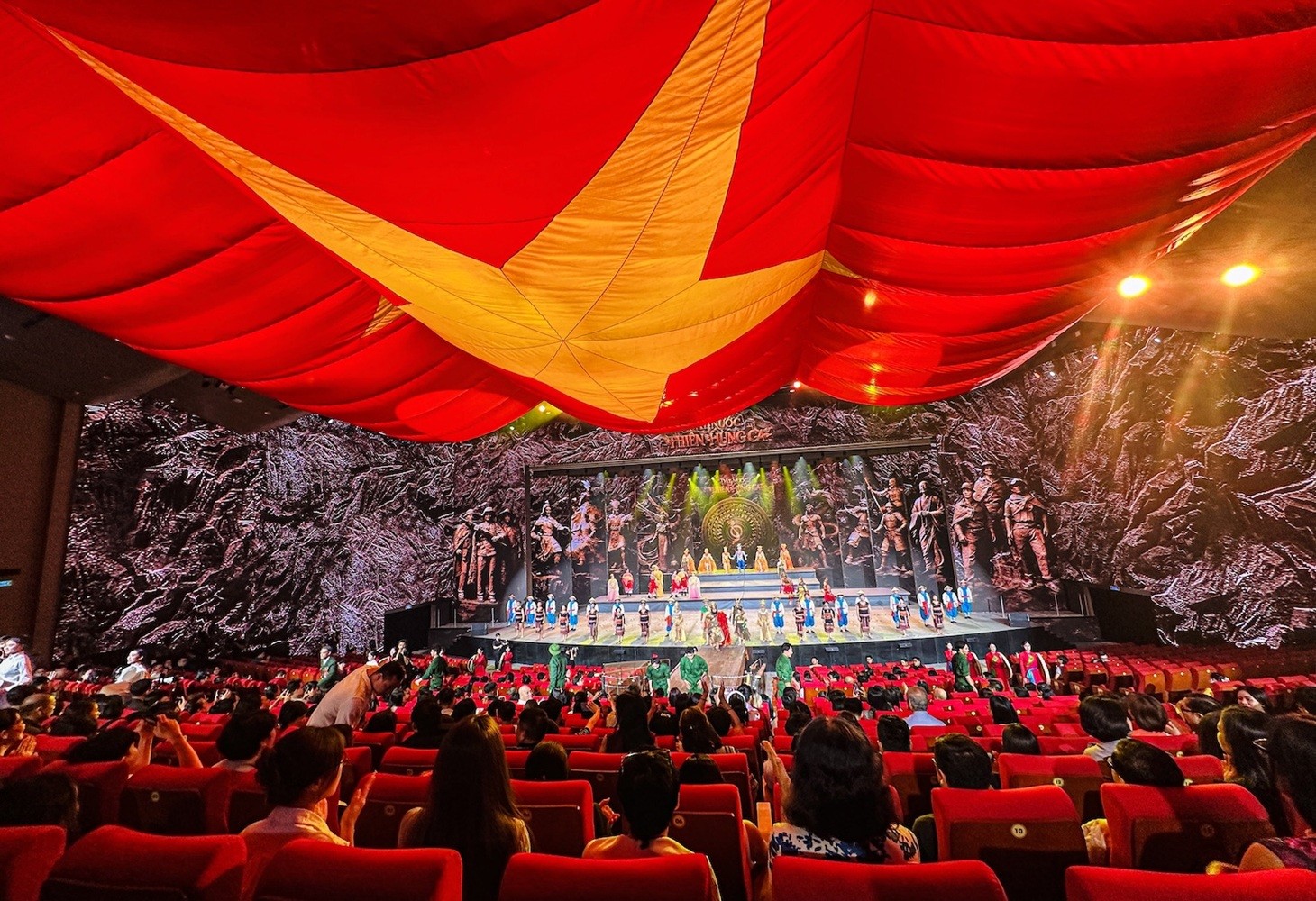 dat-nuoc-thien-hung-ca22-ra-mat-ngay-107-cau-chuyen-4000-nam-lich-su-cham-moi-giac-quan-nguoi-xem-6-1783569042.jpg