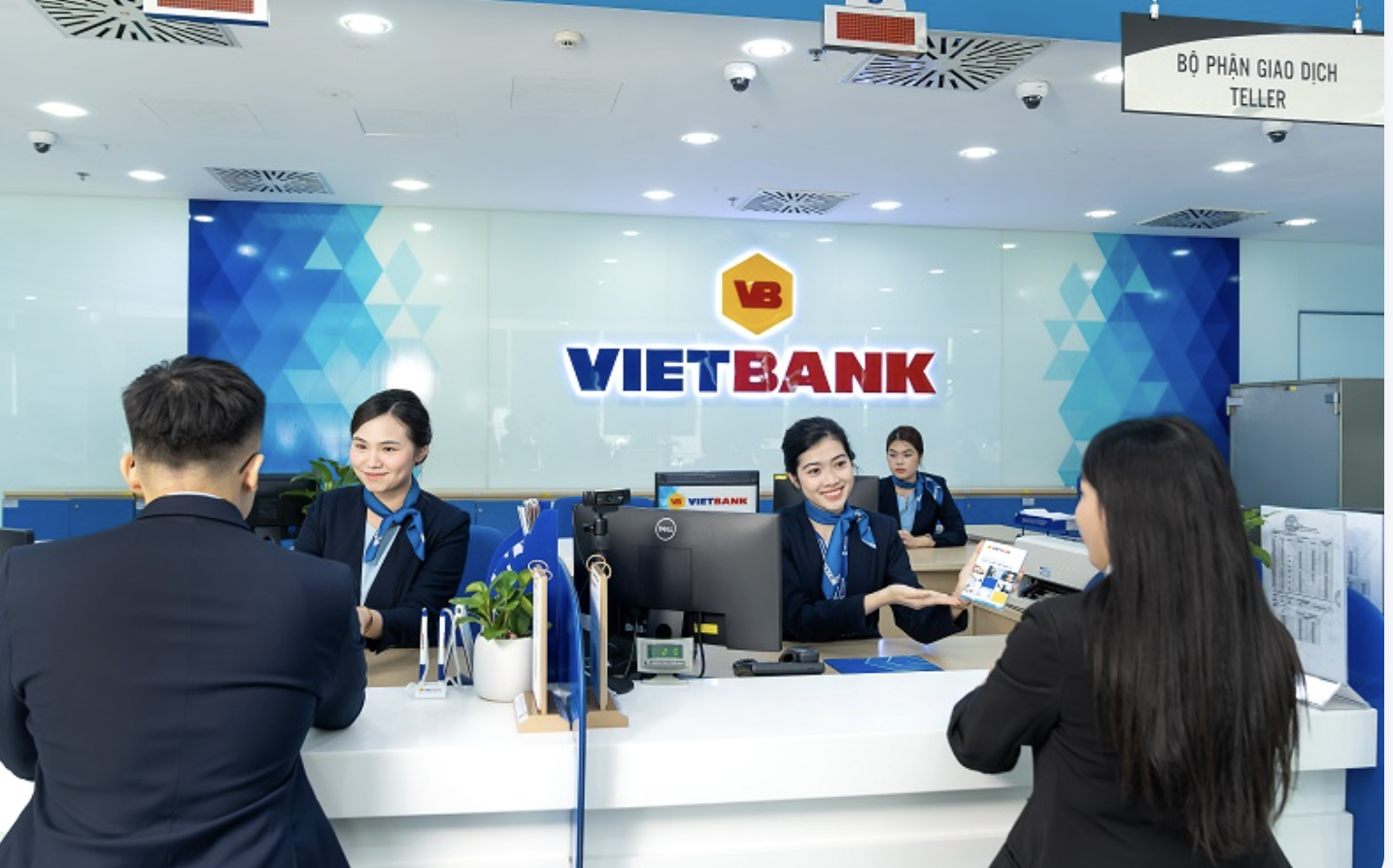vietbank-doi-ghe-nong-sat-ngay-len-hose-ong-le-thanh-quy-ngoc-roi-vi-tri-quyen-tong-giam-doc-sau-5-thang-3-1783839214.png