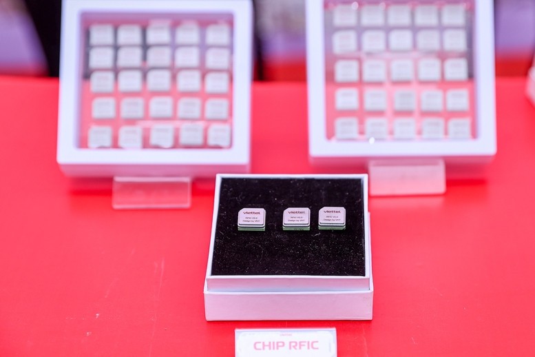 viettel-can-1000-nhan-su-hon-300-tien-si-de-van-hanh-nha-may-che-tao-chip-dau-tien-cua-viet-nam-3-1784277669.jpg