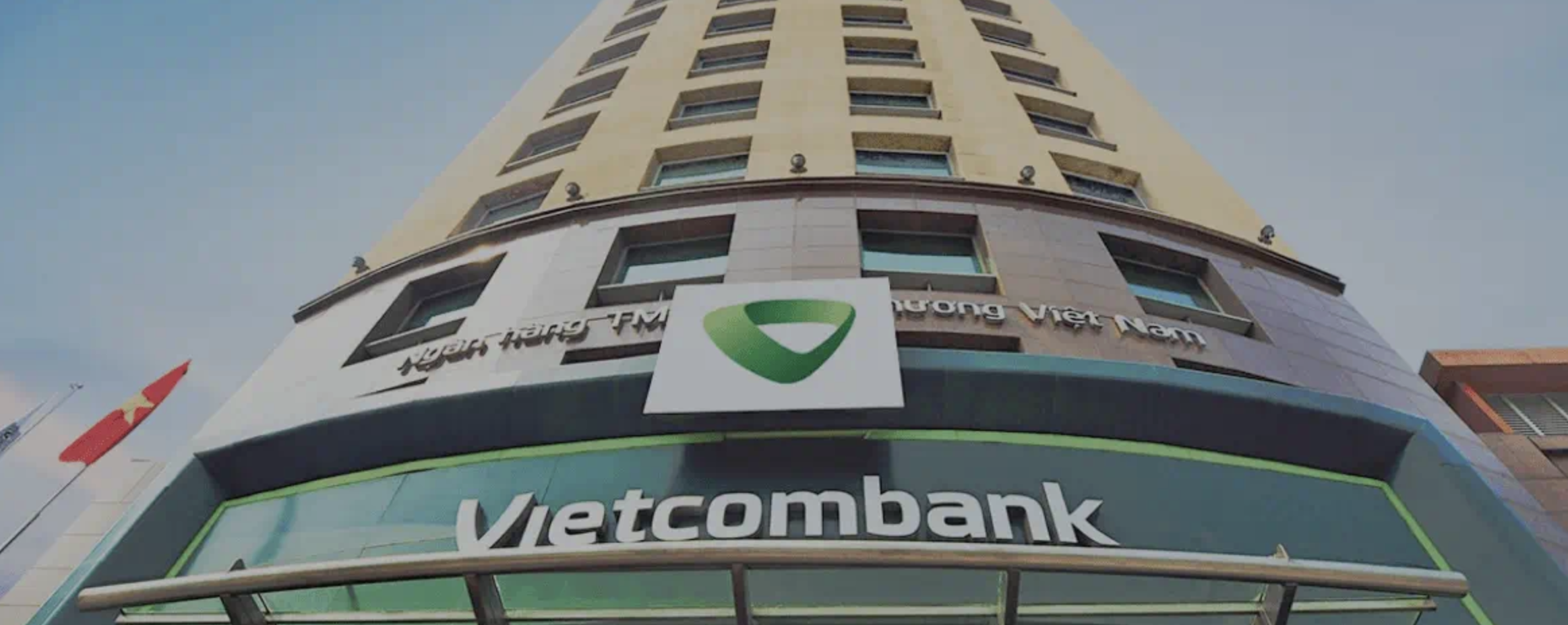 vietcombank-bo-nhiem-cung-luc-3-pho-tong-giam-doc-moi-1-1785820996.png