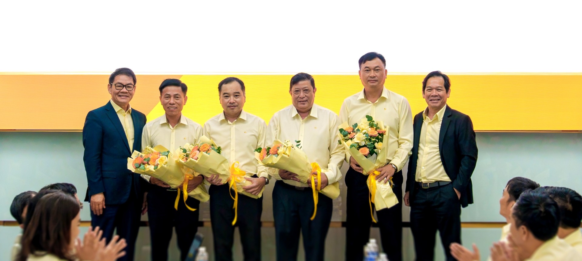thaco-bat-ngo-thay-mau-dan-lanh-dao-tai-dai-quang-minh-doanh-nghiep-dung-sau-sieu-du-an-714000-ty-dong-2-1786078227.jpg