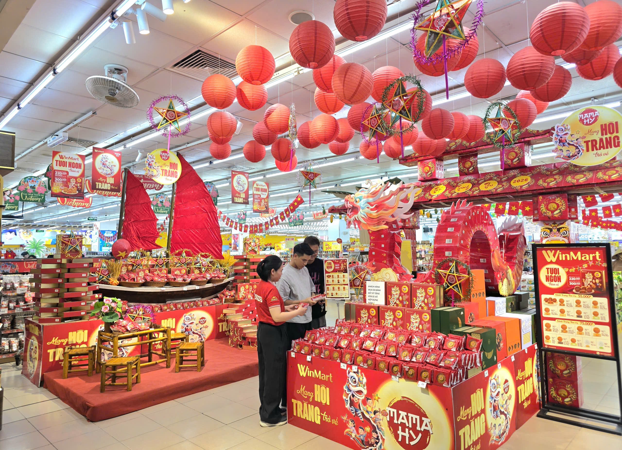 khong-khi-trung-thu-tai-sieu-thi-winmart-ha-long-1787890469.jpg