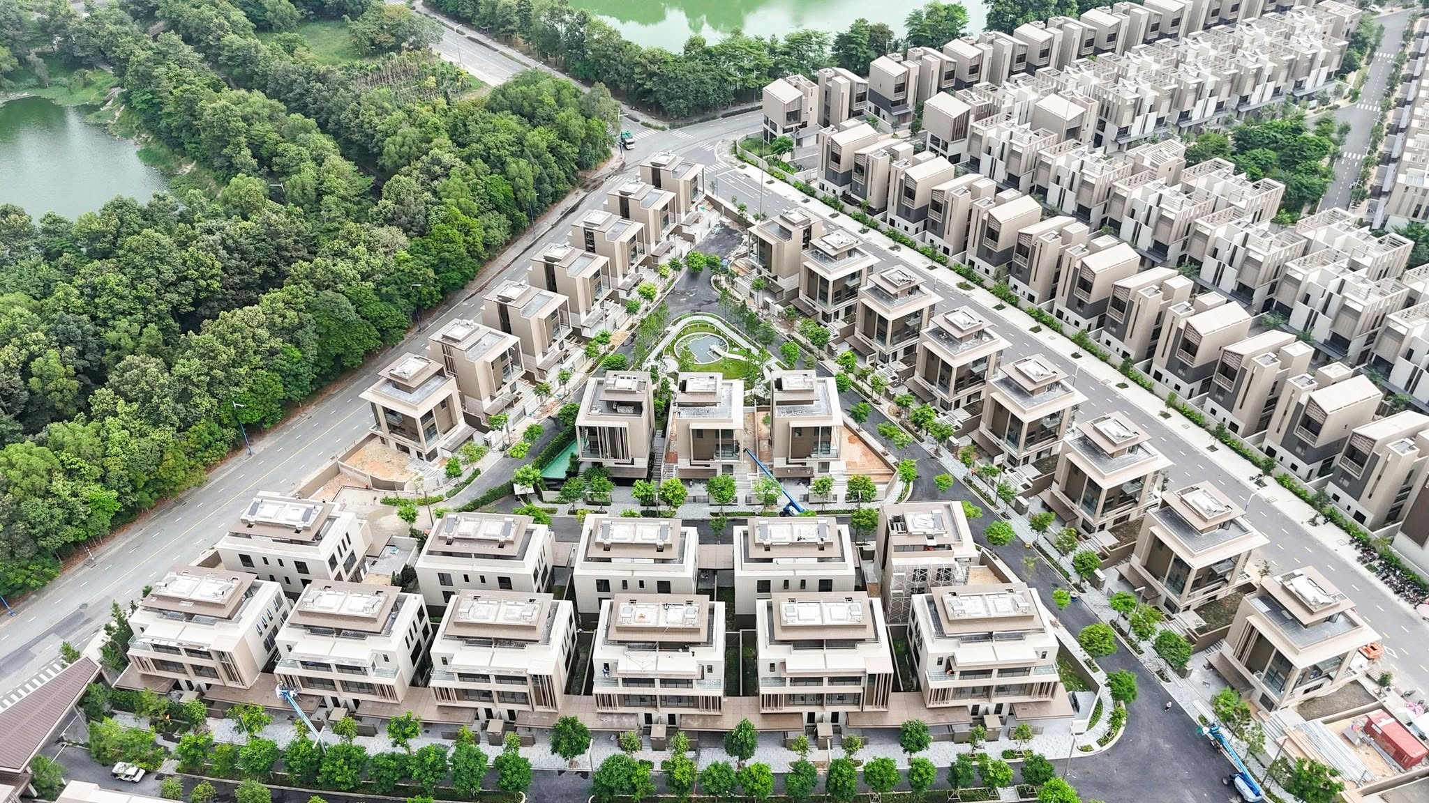 94-dinh-thu-cao-cap-orchard-mansion-ve-dich-wealthcons-da-thi-cong-462-can-tai-sycamore-10-1788584192.jpg
