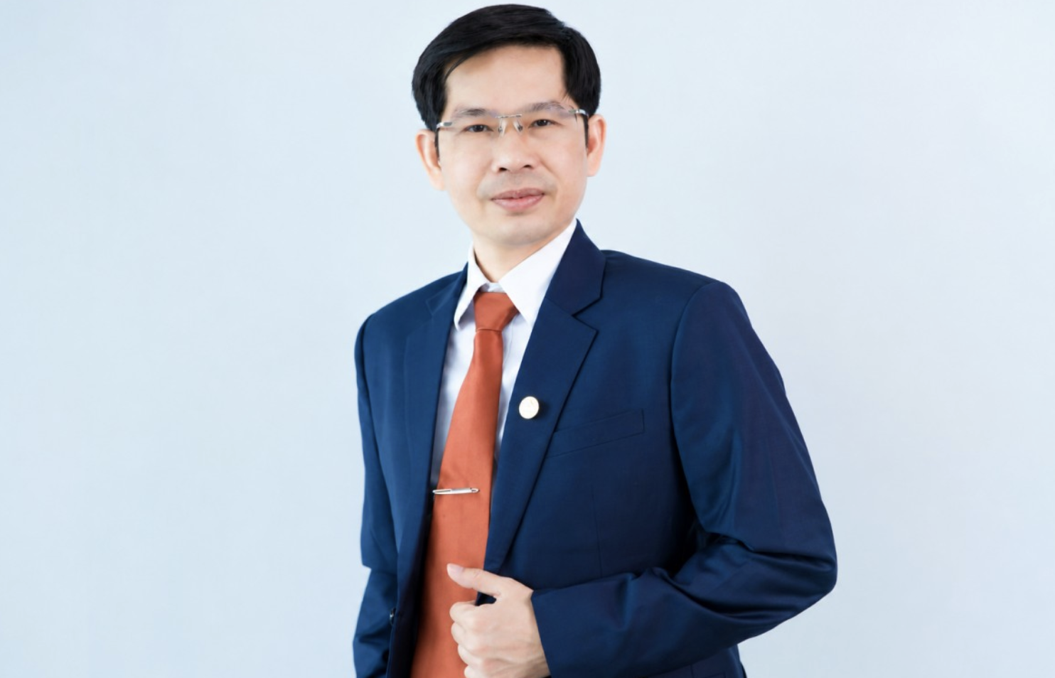 pho-chu-tich-thep-nam-kim-xin-tu-nhiem1-1788760338.png