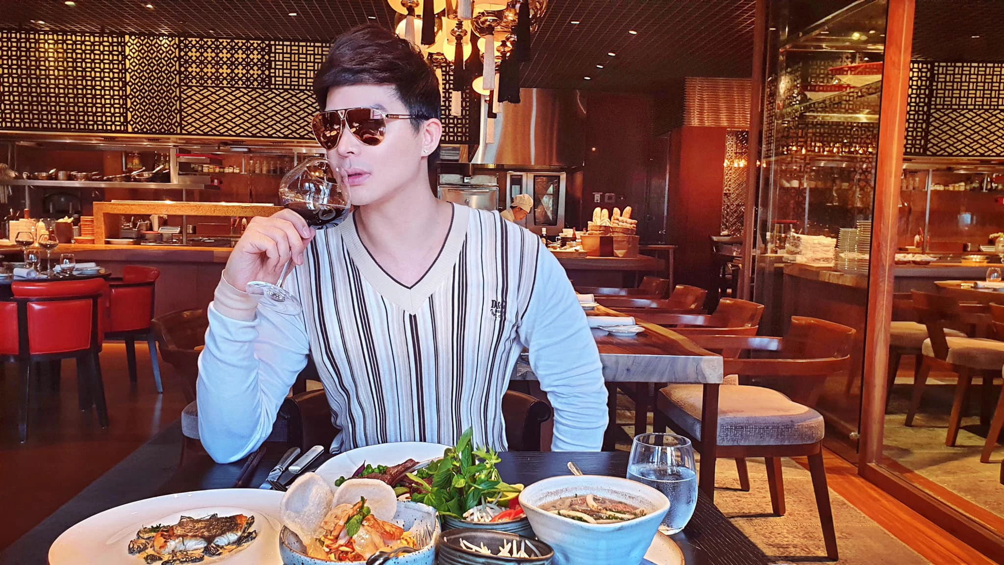 gia-the-sieu-khung-cua-nathan-lee-profile-bo-me-dang-kinh-ngac-so-huu-khach-san-nha-hang-quan-bar-biet-thu-dat-vang-300-ty-dong-1717213153.webp
