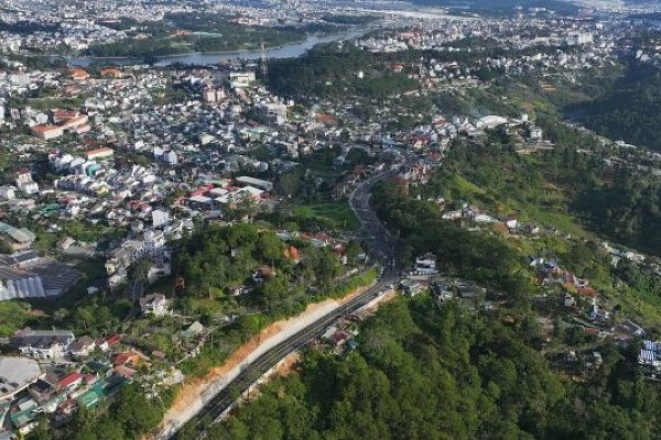khu-du-lich-dankia-suoi-vang-12-ty-usd-cua-tap-doan-th-duoc-lam-dong-go-vuong-1735109758.jpg