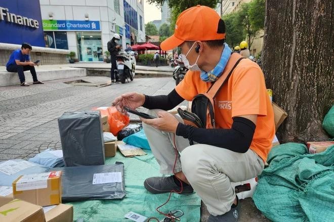 ap-thue-voi-hang-nhap-khau-chuyen-phat-nhanh-duoi-1-trieu-dong-tu-nam-2025-1736134997.jpg