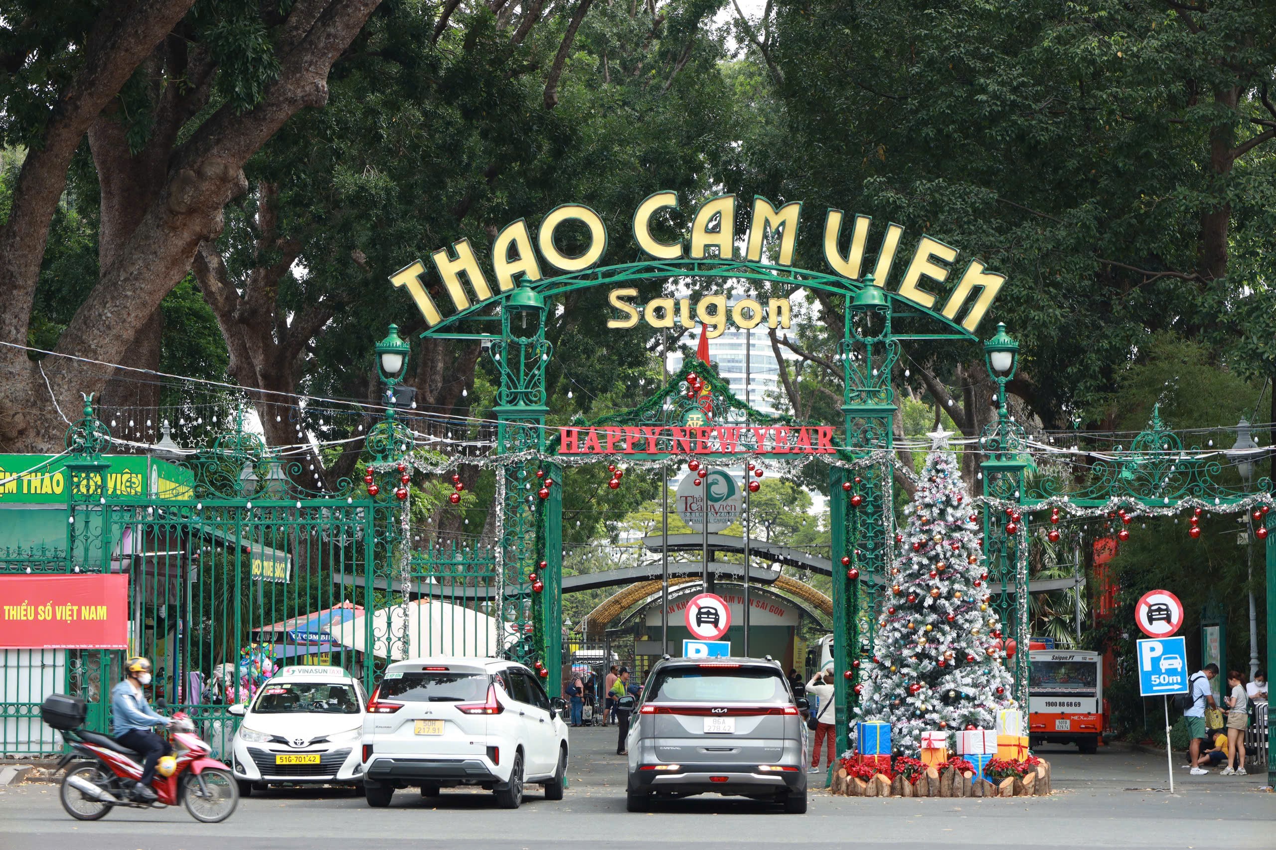 loi-nhuan-cua-thao-cam-vien-sut-giam-manh-1739695100.jpg
