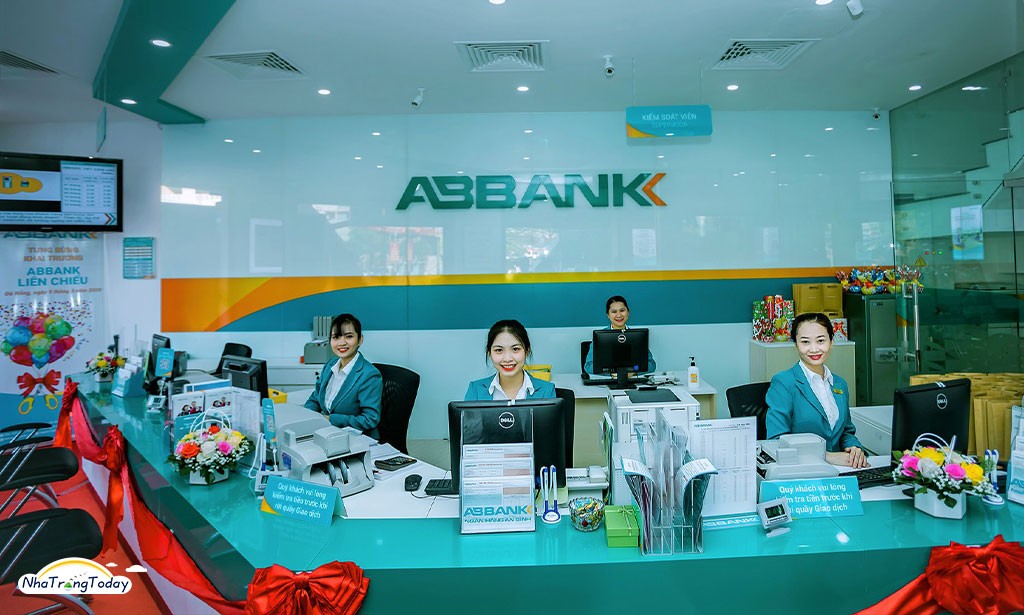 abbank-hop-co-dong-dai-tu-toan-he-thong-cat-giam-nhan-su-dat-muc-tieu-loi-nhuan-gap-doi-nam-toi-1744951165.jpg