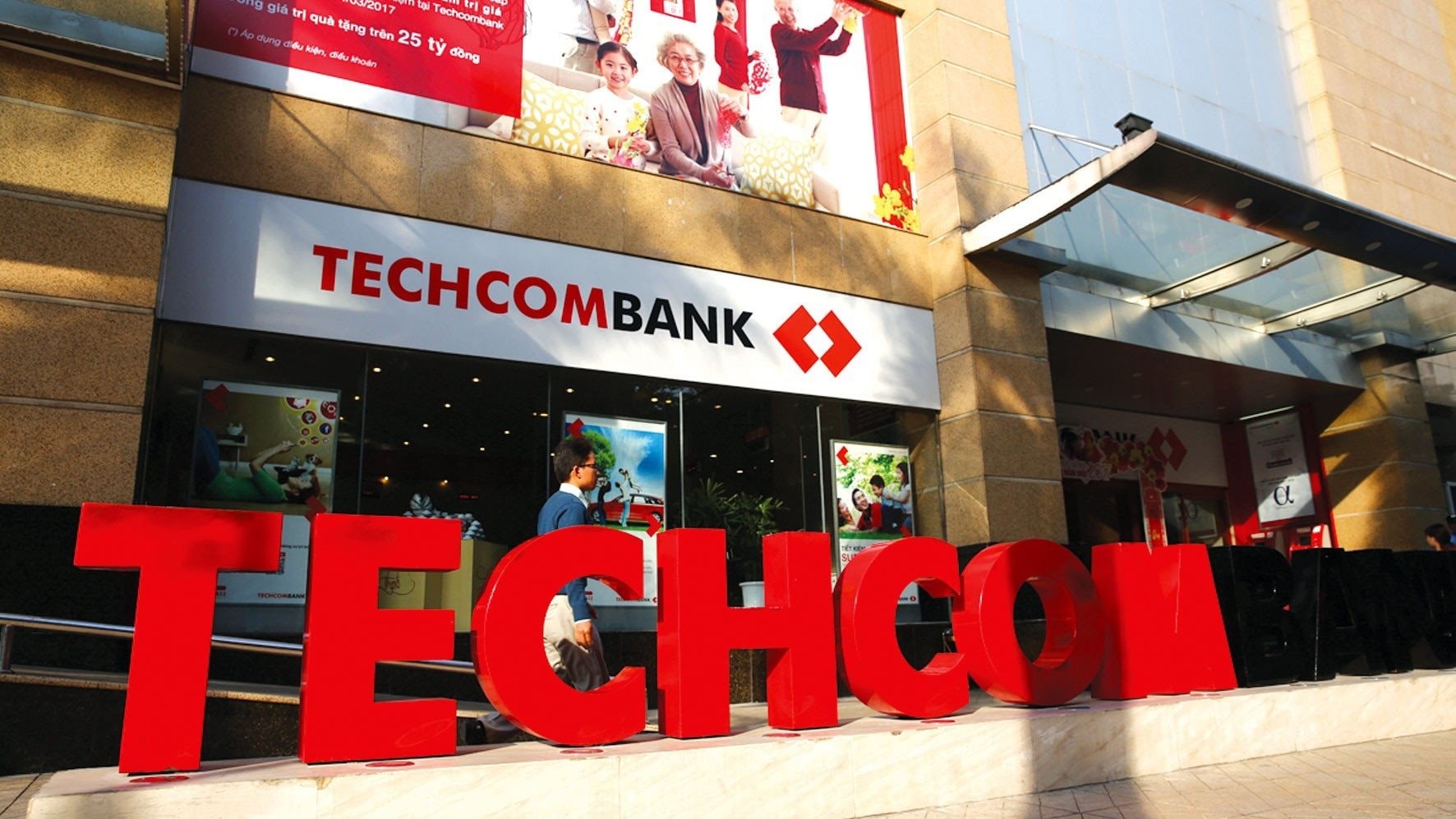 techcombank-mua-lai-hon-1570-ty-dong-trai-phieu-truoc-han-1747279284.jpg