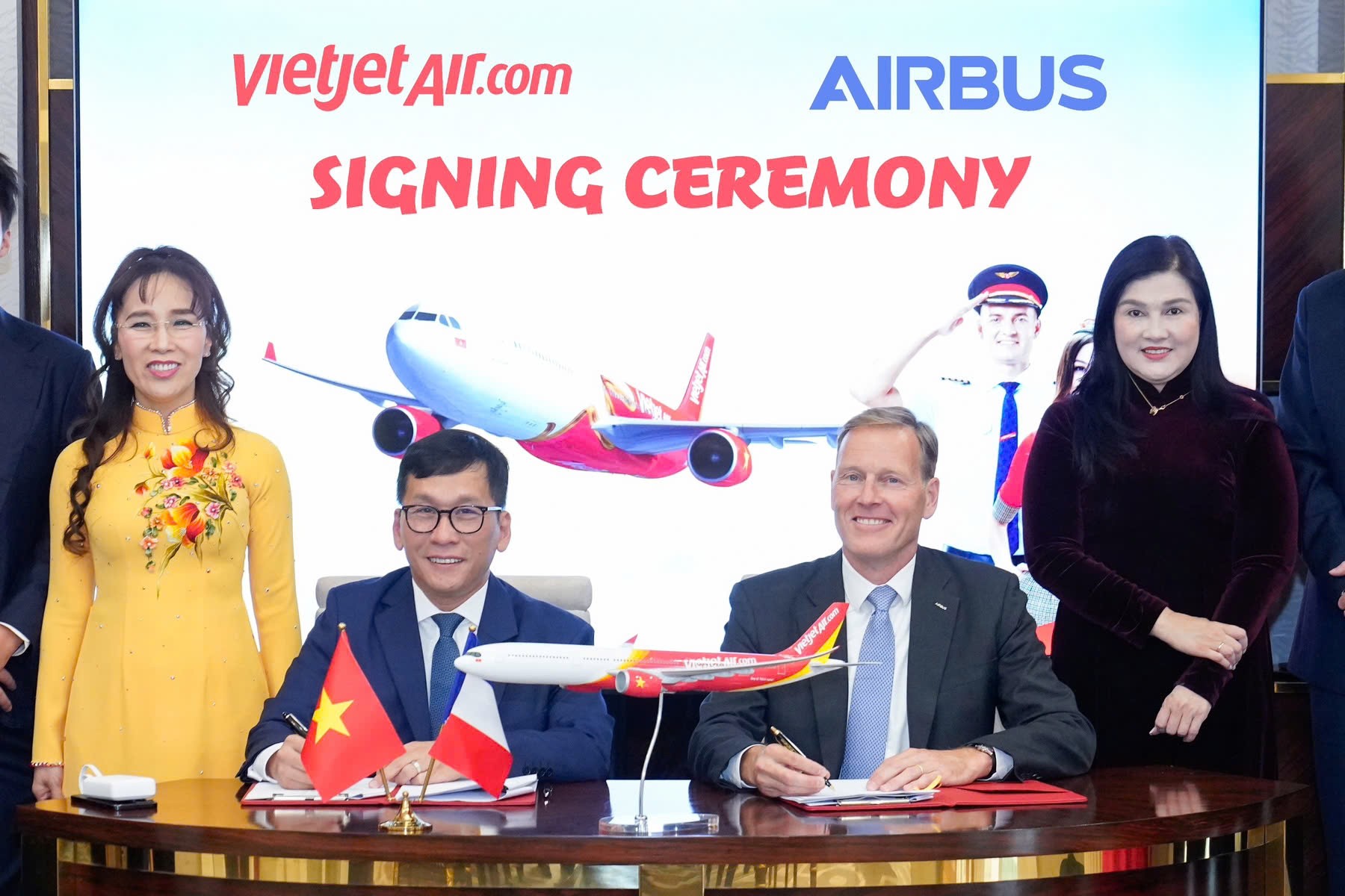 vietjet-mua-them-20-may-bay-than-rong-a330-900-tu-airbus-1748251818.jpg