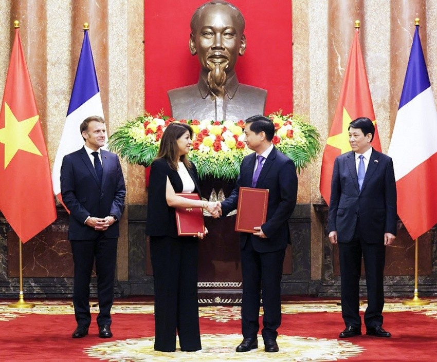 chinh-thuc-tap-doan-duoc-pham-sanofi-phap-chuyen-giao-cong-nghe-vaccine-cho-viet-nam-1748327725.jpg