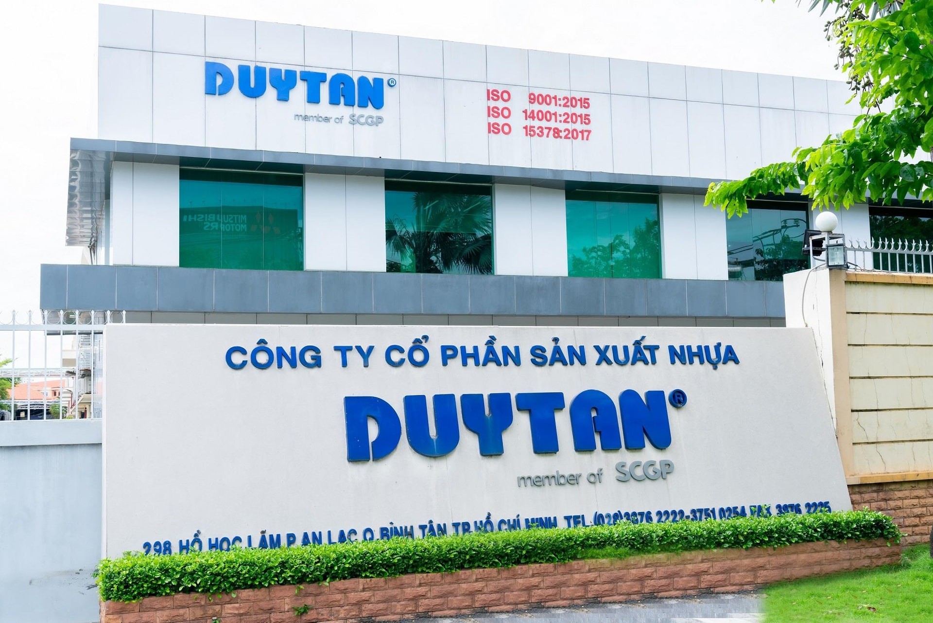 hot-nhua-duy-tan-da-100-ve-tay-nguoi-thai-1749609555.jpg