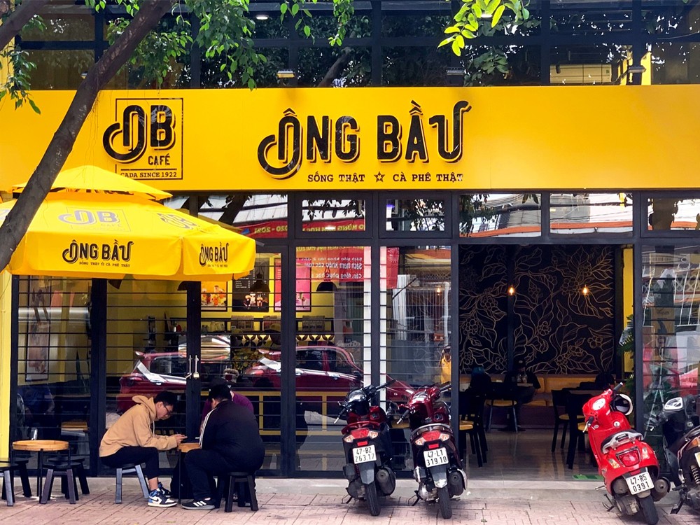 ca-phe-ong-bau-vuong-rac-roi-no-thue-giam-doc-chi-nhanh-bi-tam-hoan-xuat-canh-1752138498.jpg