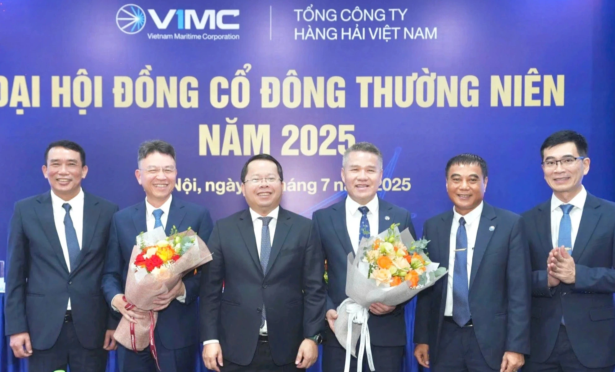 doi-vai-bat-ngo-tai-vimc-chu-tich-xuong-lam-ceo-ceo-len-lam-chu-tich-1752114092.webp